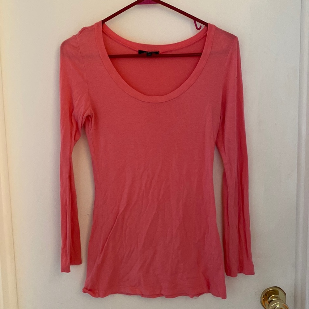 Soprano Scoop neck